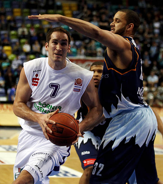 的信任与默 的信任与默